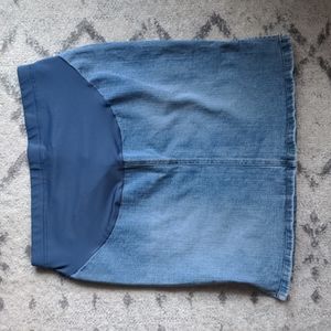 Maternity Jean Skirt Size: Medium